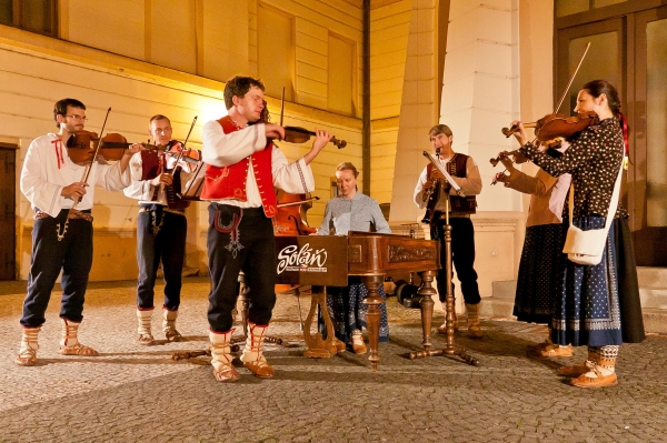 PERNŠTÝNSKÁ NOC - Atrium