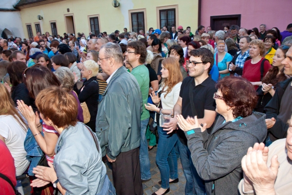 PERNŠTÝNSKÁ NOC - Přihrádek