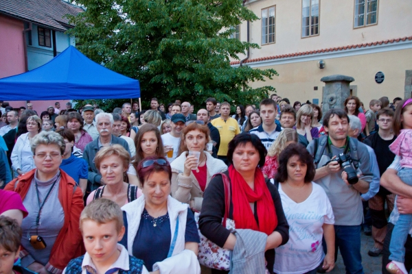 PERNŠTÝNSKÁ NOC - Přihrádek