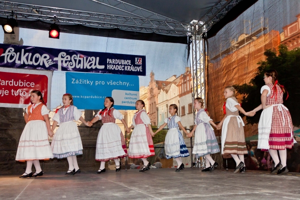 PERNŠTÝNSKÁ NOC - Vystoupení náměstí PERNŠTÝNSKÁ NOC - Vystoupení náměstí