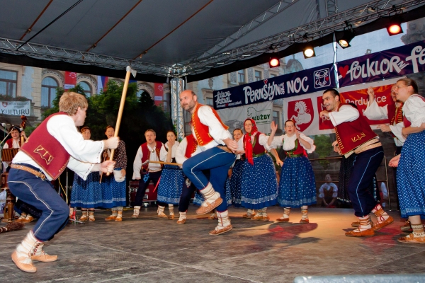 PERNŠTÝNSKÁ NOC - Vystoupení náměstí PERNŠTÝNSKÁ NOC - Vystoupení náměstí