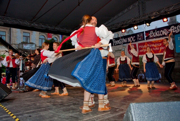 PERNŠTÝNSKÁ NOC - Vystoupení náměstí PERNŠTÝNSKÁ NOC - Vystoupení náměstí