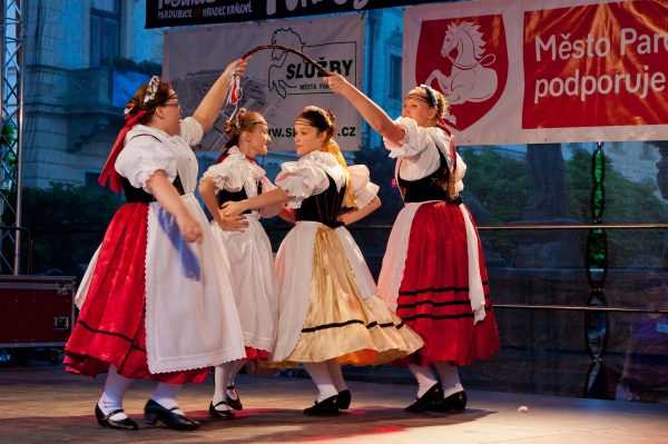 PERNŠTÝNSKÁ NOC - Vystoupení náměstí PERNŠTÝNSKÁ NOC - Vystoupení náměstí