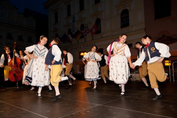 PERNŠTÝNSKÁ NOC - Vystoupení náměstí