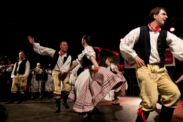 PERNŠTÝNSKÁ NOC - Vystoupení náměstí PERNŠTÝNSKÁ NOC - Vystoupení náměstí