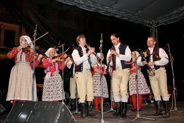 PERNŠTÝNSKÁ NOC - Vystoupení náměstí