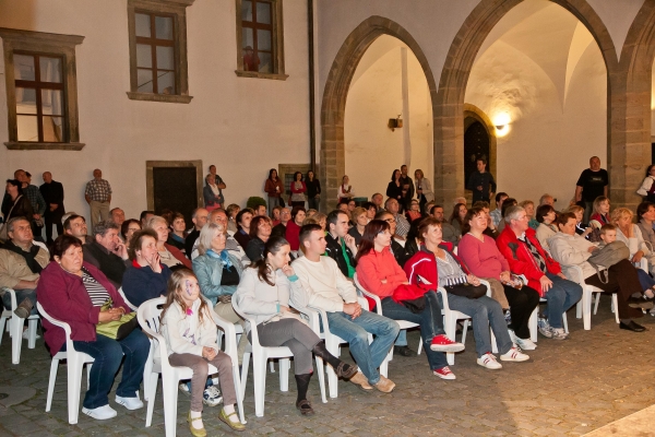 PERNŠTÝNSKÁ NOC - Zámek tanec