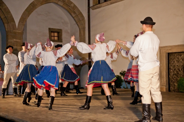 PERNŠTÝNSKÁ NOC - Zámek tanec