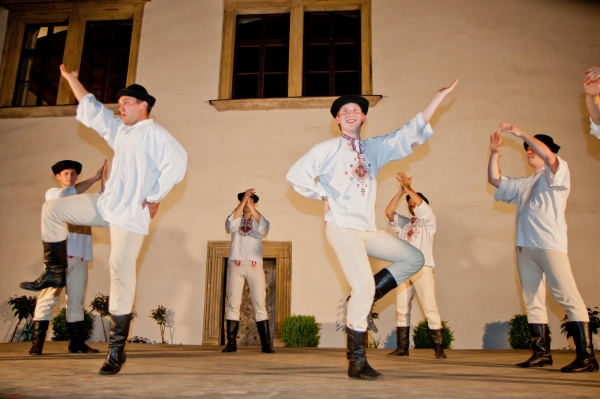 PERNŠTÝNSKÁ NOC - Zámek tanec
