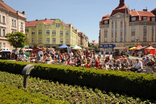 NA HRADECKÉM RYNKU NA HRADECKÉM RYNKU