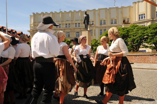 NA HRADECKÉM RYNKU NA HRADECKÉM RYNKU