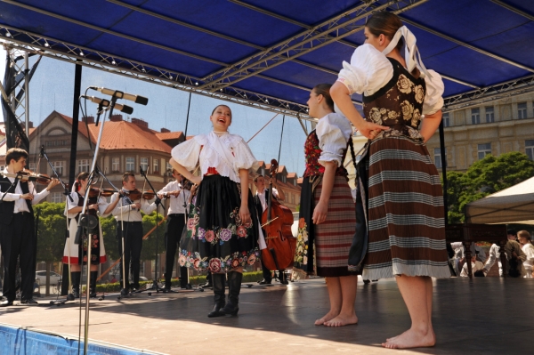 NA HRADECKÉM RYNKU