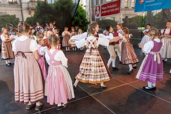 PERNŠTÝNSKÁ NOC - Vystoupení náměstí