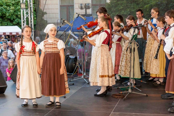 PERNŠTÝNSKÁ NOC - Vystoupení náměstí