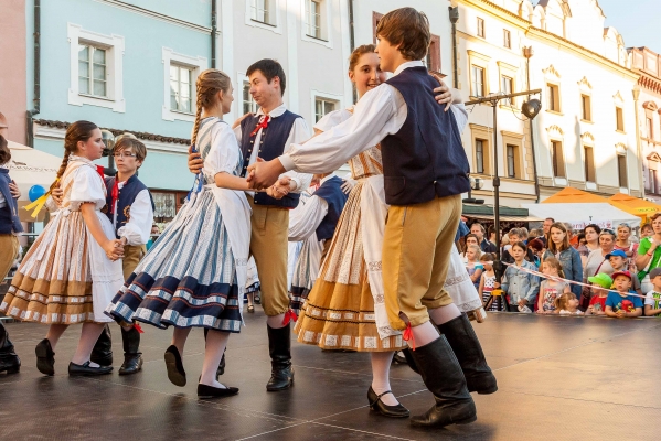 PERNŠTÝNSKÁ NOC - Vystoupení náměstí