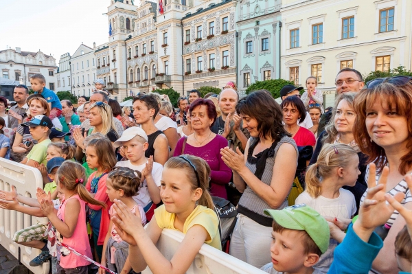 PERNŠTÝNSKÁ NOC - Vystoupení náměstí