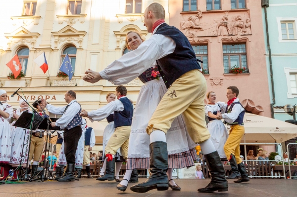 PERNŠTÝNSKÁ NOC - Vystoupení náměstí PERNŠTÝNSKÁ NOC - Vystoupení náměstí
