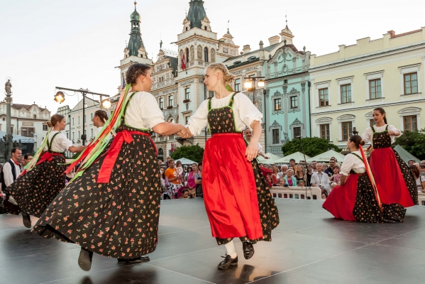 PERNŠTÝNSKÁ NOC - Vystoupení náměstí