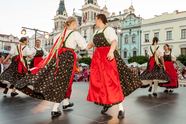 PERNŠTÝNSKÁ NOC - Vystoupení náměstí