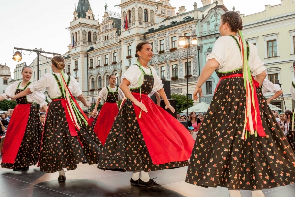 PERNŠTÝNSKÁ NOC - Vystoupení náměstí