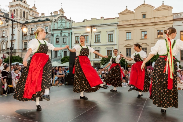 PERNŠTÝNSKÁ NOC - Vystoupení náměstí