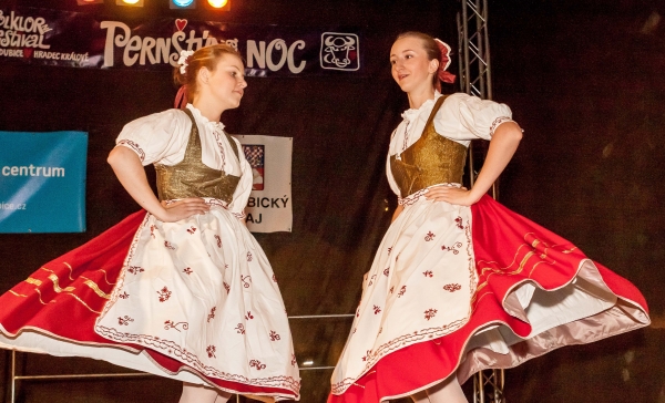PERNŠTÝNSKÁ NOC - Vystoupení náměstí PERNŠTÝNSKÁ NOC - Vystoupení náměstí