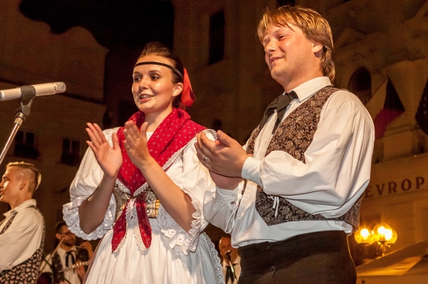 PERNŠTÝNSKÁ NOC - Vystoupení náměstí PERNŠTÝNSKÁ NOC - Vystoupení náměstí