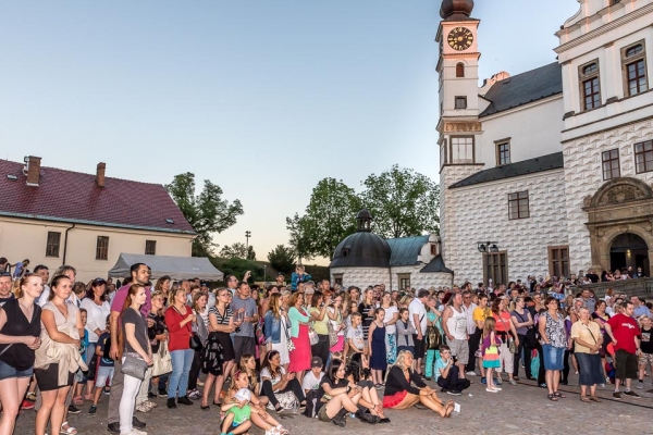 PERNŠTÝNSKÁ NOC PERNŠTÝNSKÁ NOC