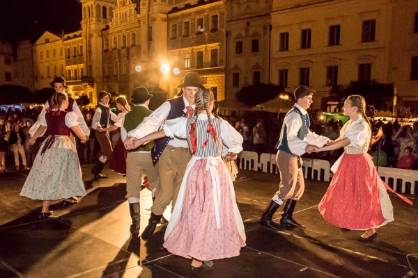 PERNŠTÝNSKÁ NOC PERNŠTÝNSKÁ NOC