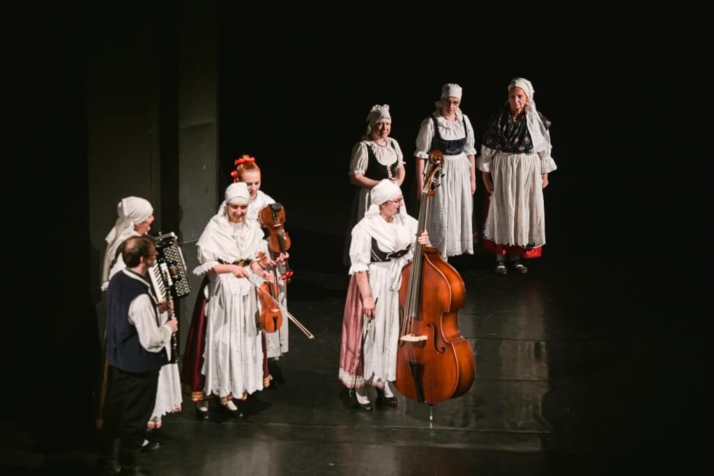 KLICPEROVO DIVADLO KLICPEROVO DIVADLO