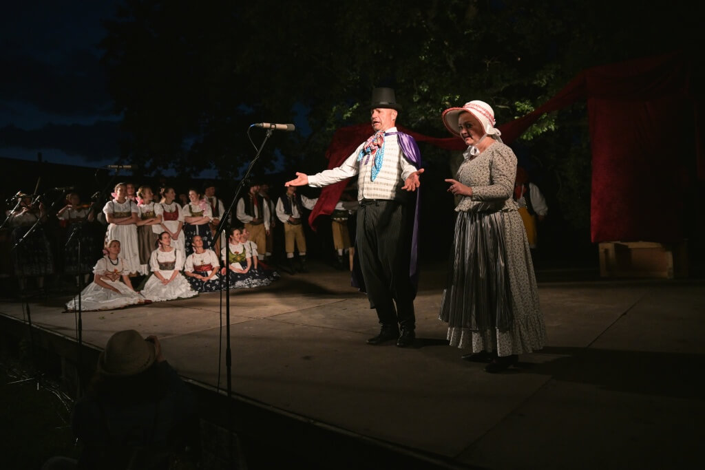 Přijďte pobejt aneb smyslů plný večer Přijďte pobejt aneb smyslů plný večer
