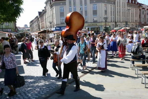 NA HRADECKÉM RYNKU NA HRADECKÉM RYNKU