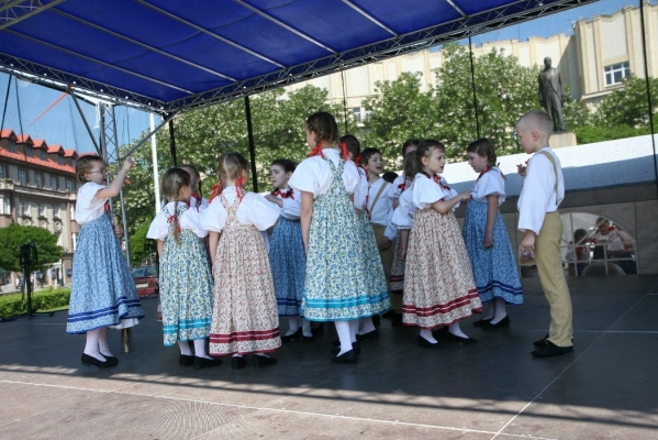 NA HRADECKÉM RYNKU NA HRADECKÉM RYNKU