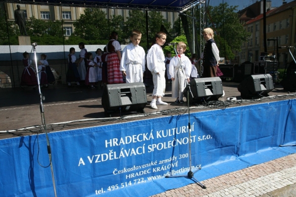 NA HRADECKÉM RYNKU NA HRADECKÉM RYNKU