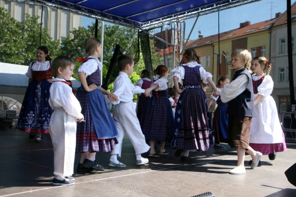 NA HRADECKÉM RYNKU