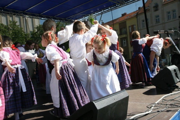NA HRADECKÉM RYNKU