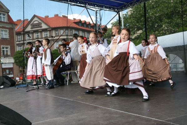NA HRADECKÉM RYNKU