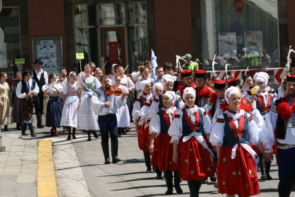 NA HRADECKÉM RYNKU