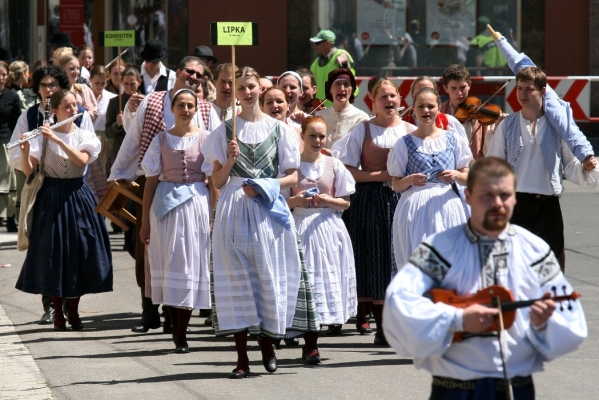 NA HRADECKÉM RYNKU