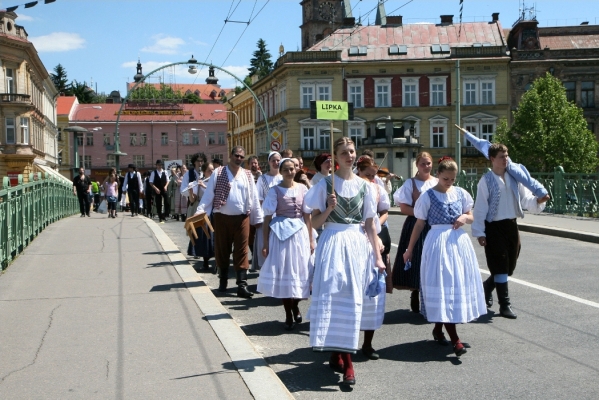 NA HRADECKÉM RYNKU