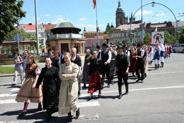 NA HRADECKÉM RYNKU