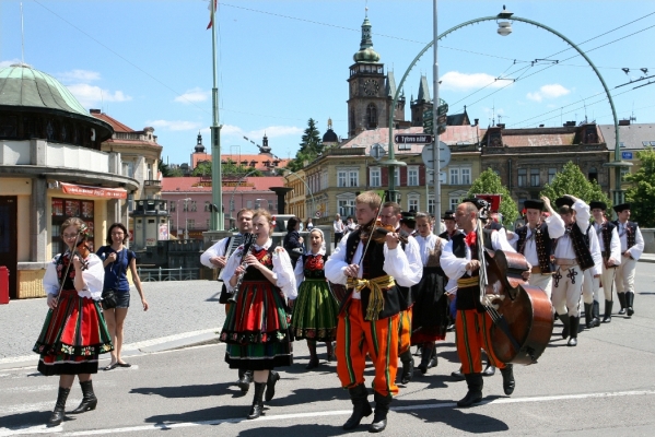 NA HRADECKÉM RYNKU