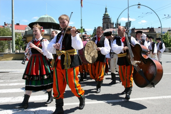 NA HRADECKÉM RYNKU NA HRADECKÉM RYNKU