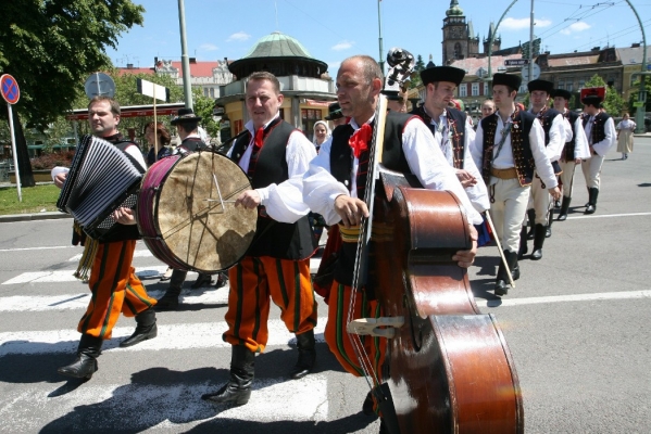 NA HRADECKÉM RYNKU