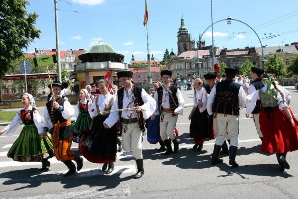 NA HRADECKÉM RYNKU