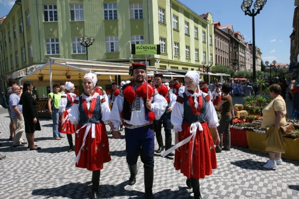 NA HRADECKÉM RYNKU