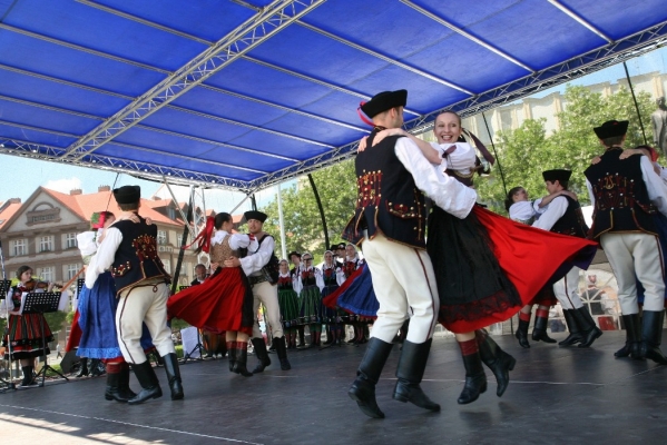NA HRADECKÉM RYNKU