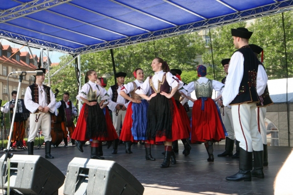 NA HRADECKÉM RYNKU