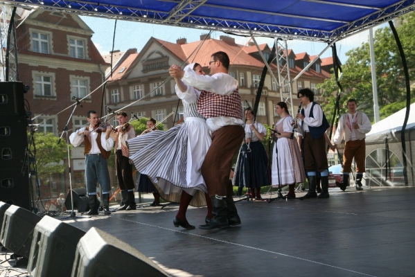 NA HRADECKÉM RYNKU