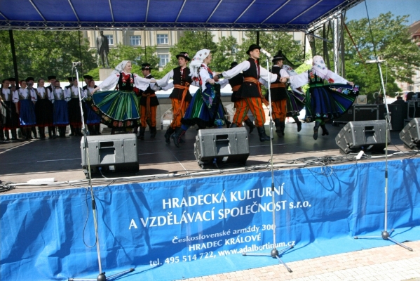 NA HRADECKÉM RYNKU NA HRADECKÉM RYNKU